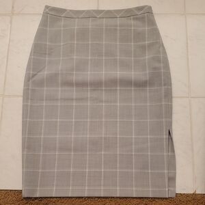 Banana Republic Chic Gray Plaid Skirt with Slit Size 4